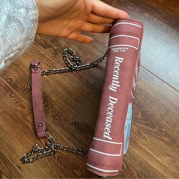 Beetlejuice Handbook for the Recently Deceased purse handbag crossbody Hot Topic - Picture 3 of 9